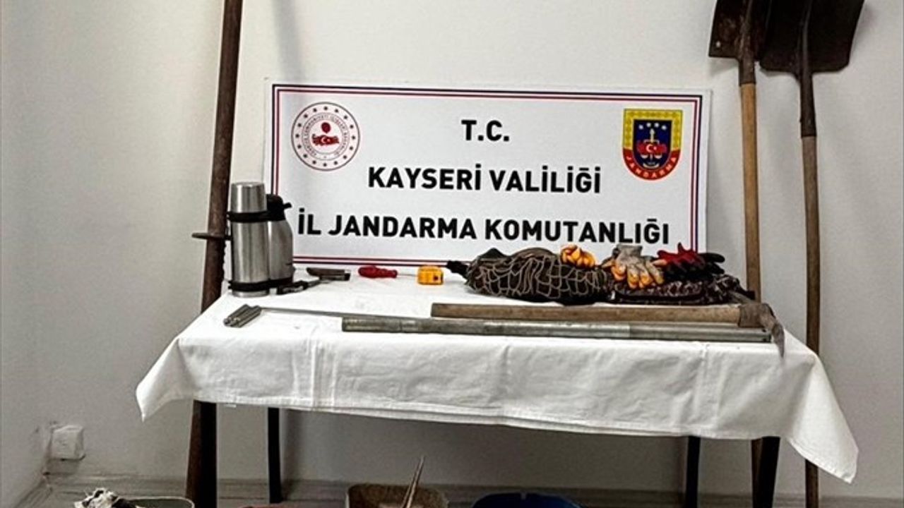 Kayseri'de Dronla Kaçak Kazı Yapan 4 Şüpheli Yakalandı