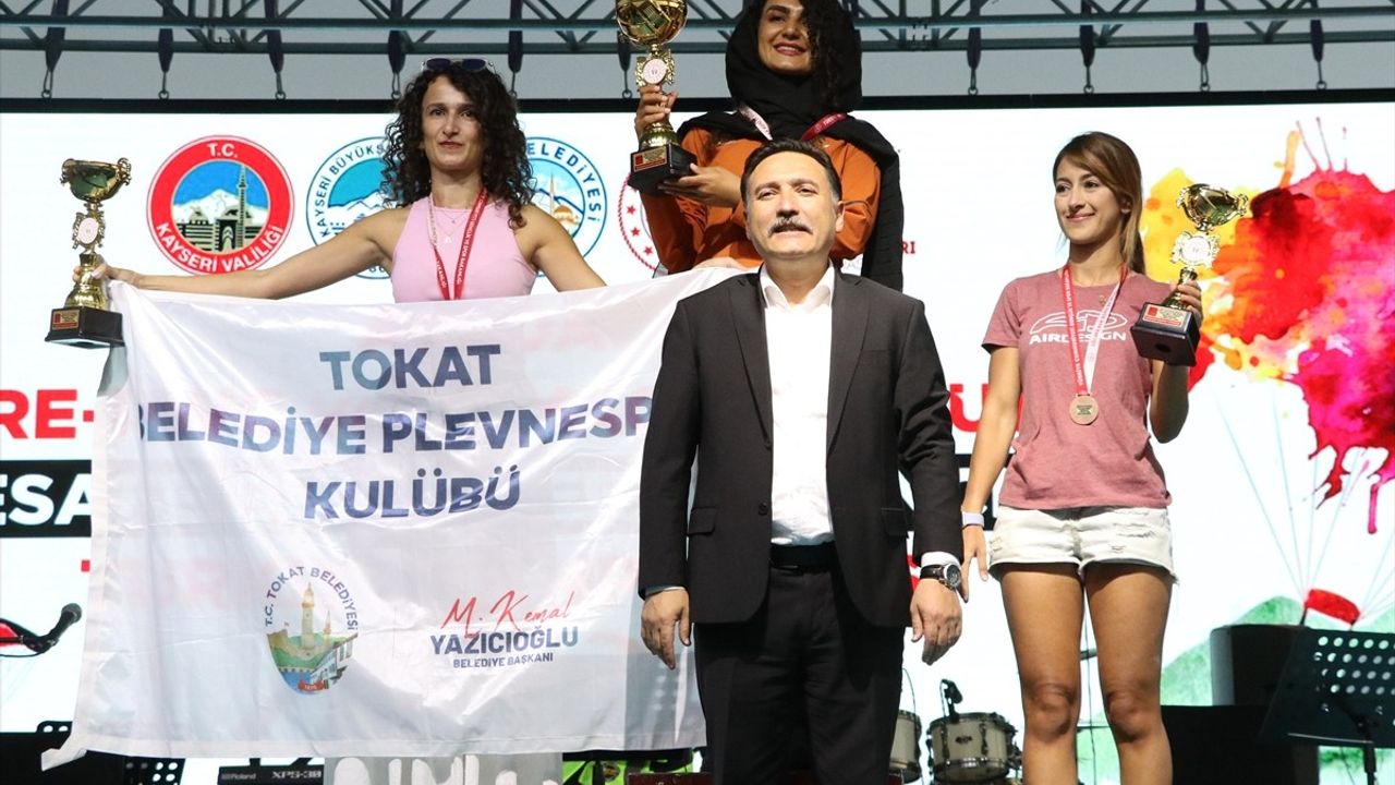 Kayseri'de Türkiye Yamaç Paraşütü ve Dünya Kupası Ön Eleme Şampiyonası Sona Erdi