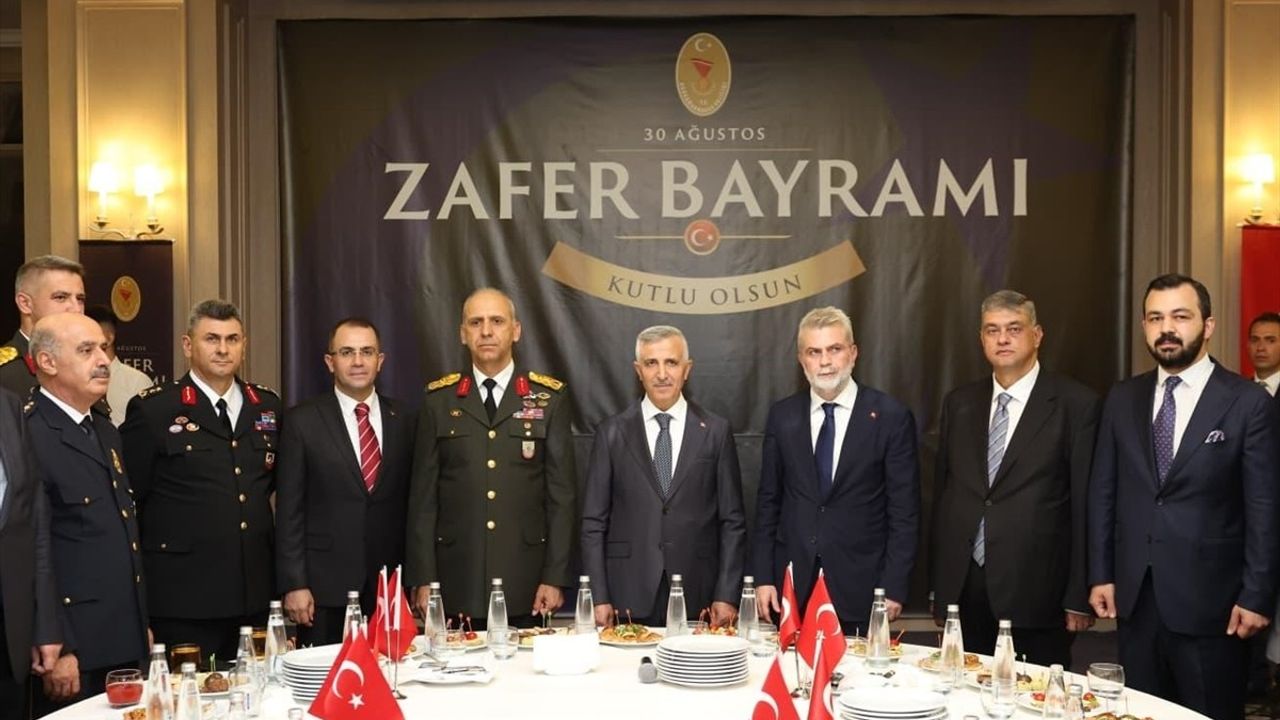 Kilis ve Kahramanmaraş'ta 30 Ağustos Zafer Bayramı resepsiyonları: Valiler tebrikleri kabul etti