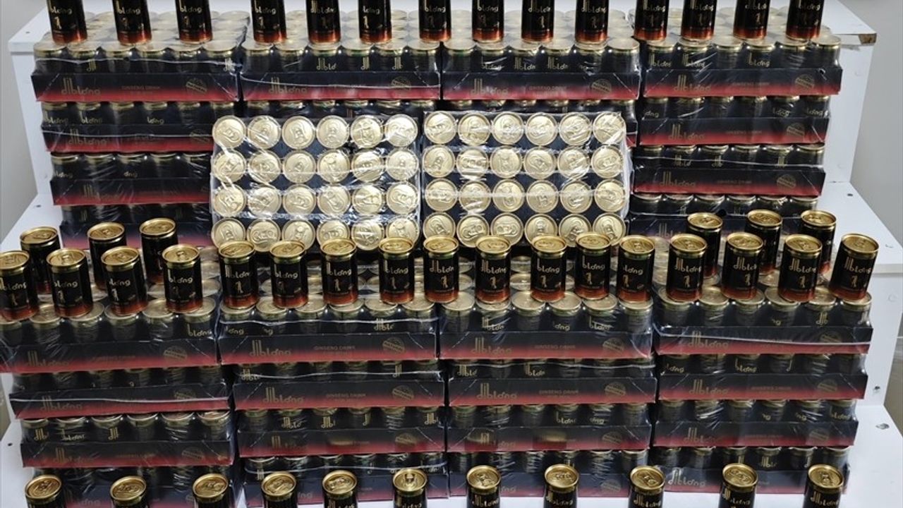 Kırşehir’de depoda 1344 cinsel içerikli kaçak ürün ele geçirildi