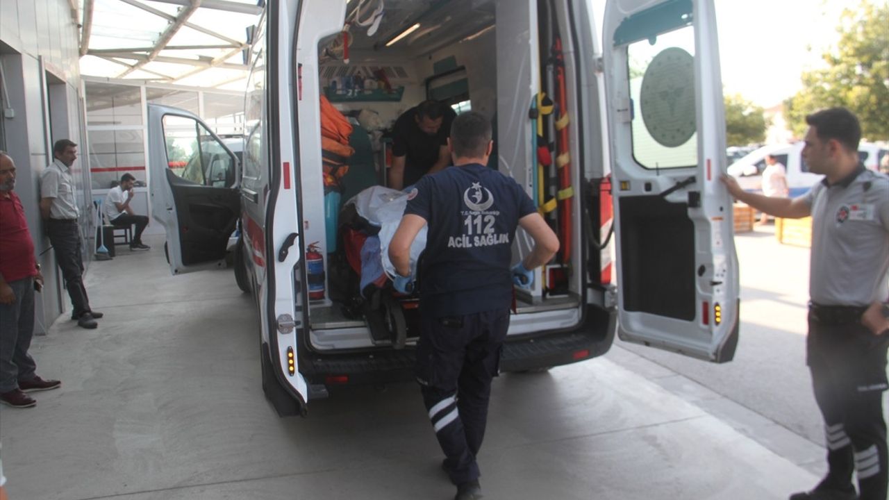 Konya Beyşehir Otogarında Bıçaklı Kavgada 2 Kişi Yaralandı