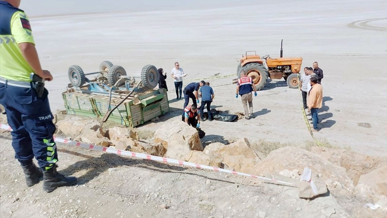 Konya'nın Kulu ilçesinde römork devrildi: 1 ölü, 3 yaralı