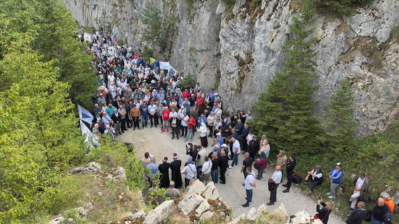 Koricanske kayalıklarında kurşuna dizilen 224 sivil 33. yılında törenle anıldı