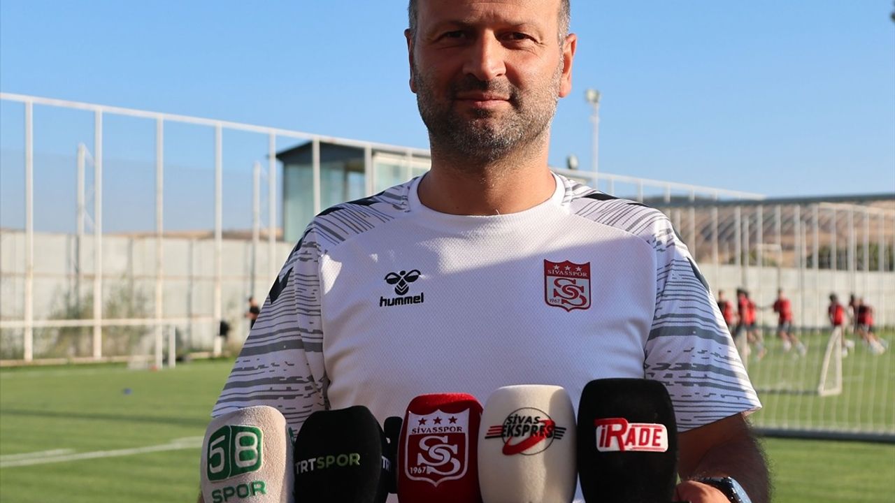 Korkmaz: Omuz omuza verip bu süreci aşacağız; Sivasspor'da performans ön planda