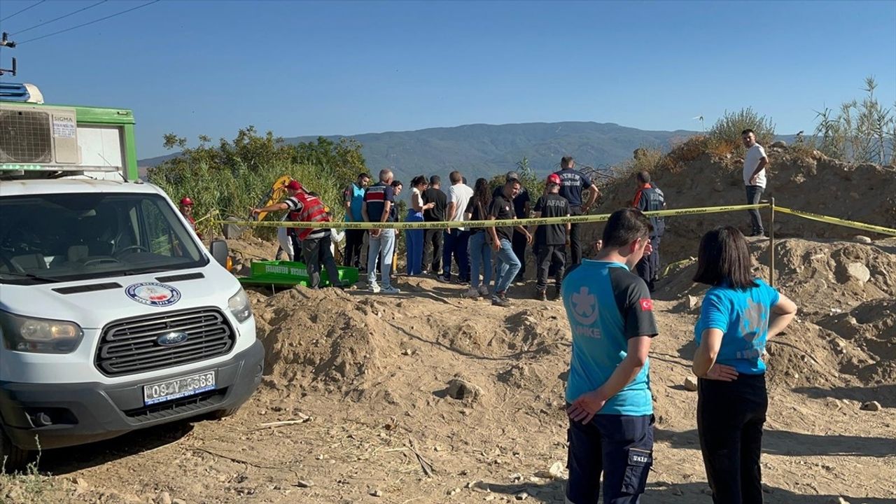 Kuyucak'ta su hattı kazısı sırasında göçük: 43 yaşındaki kişi hayatını kaybetti
