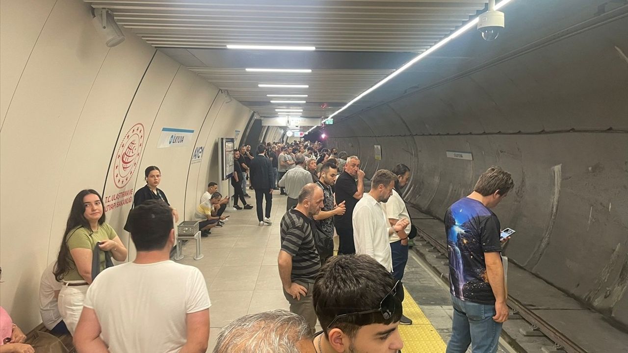 M3 Bakırköy–Kayaşehir Metrosunda Teknik Arıza: Seferler Kontrollü Sürüyor