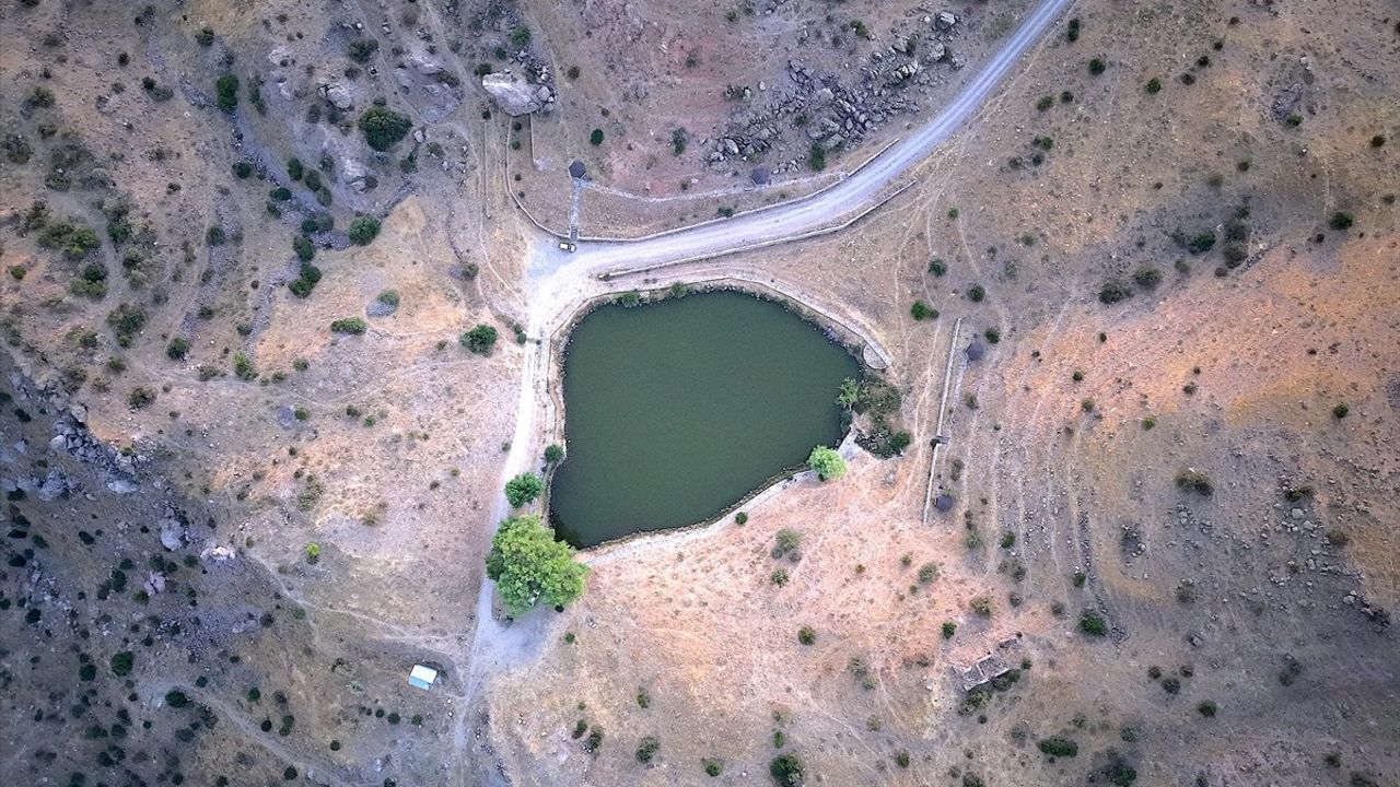 Malatya'da Dipsiz Göl'ün Gün Batımı Drone ile Kaydedildi