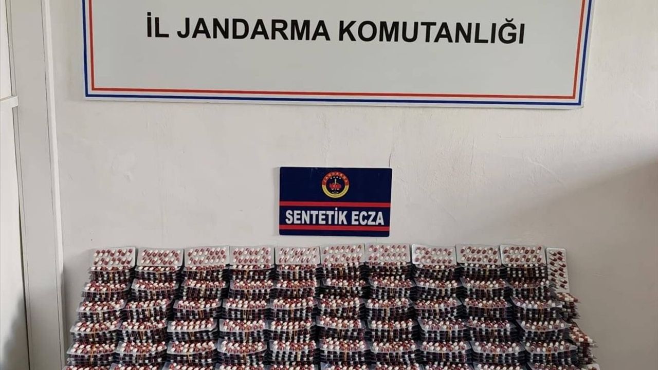 Manisa Şehzadeler'de 30 bin 400 sentetik hap ele geçirildi: 2 şüpheli tutuklandı