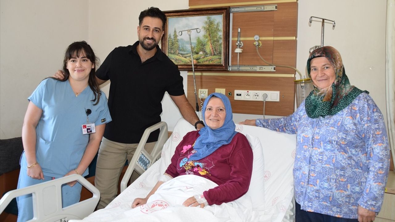 Manisa Turgutlu'da kesisiz vajinal laparoskopi (vNOTES) ile rahim ve yumurtalık ameliyatı gerçekleştirildi