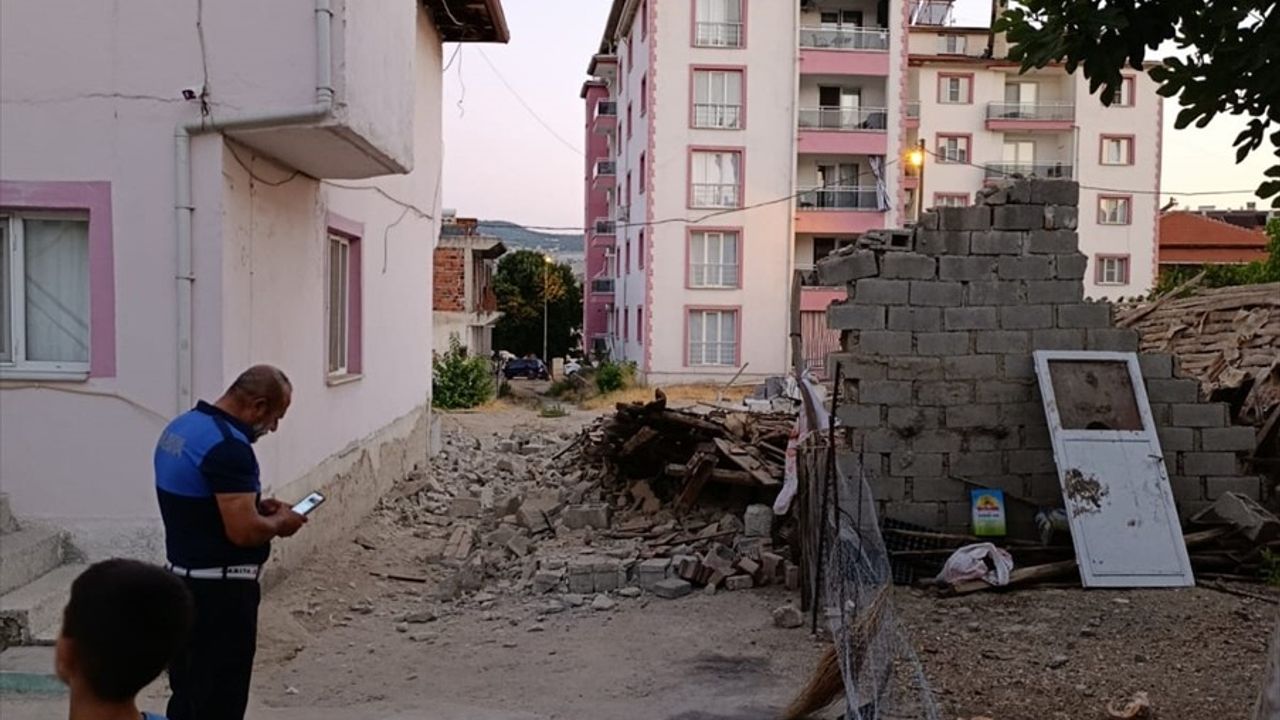 Manisa Valiliği, Balıkesir Depremine İlişkin Bilgileri Paylaştı