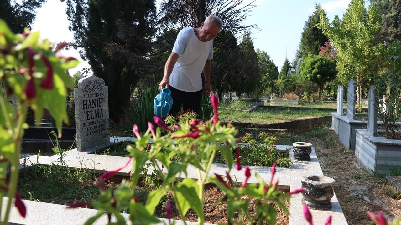 Marmara Depremi'nde Ailesini Kaybeden Alaattin Elma: 26 Yıldır Süren Acı ve Hayata Yeniden Başlama