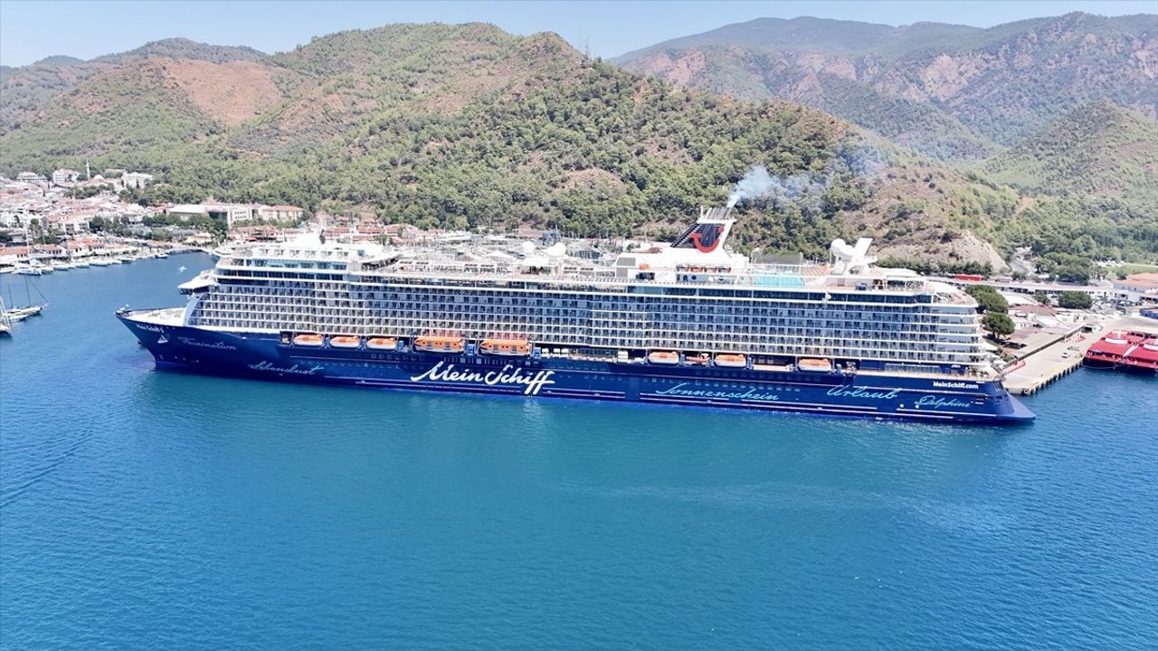 Mein Schiff 5 Kruvaziyeri Marmaris'e 2748 Turist Getirdi
