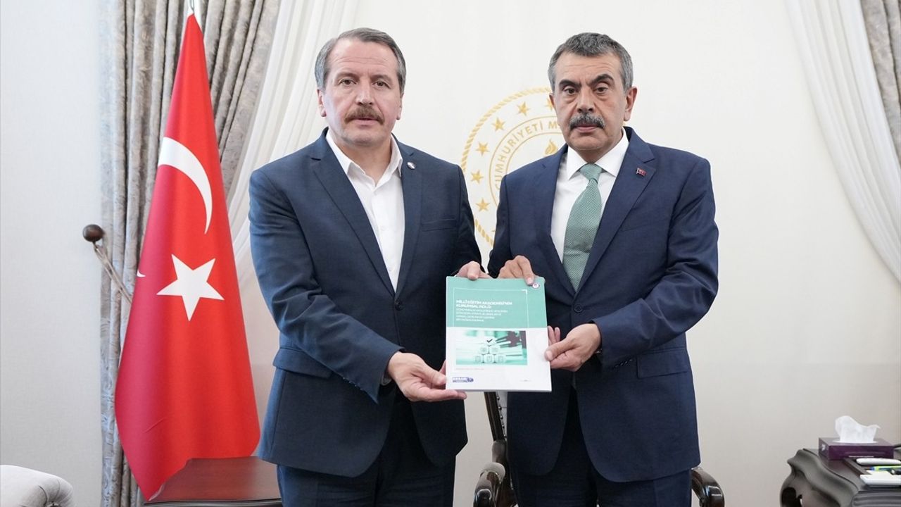 Memur-Sen Genel Başkanı Yalçın, Milli Eğitim Bakanı Tekin'i Ziyaret Etti