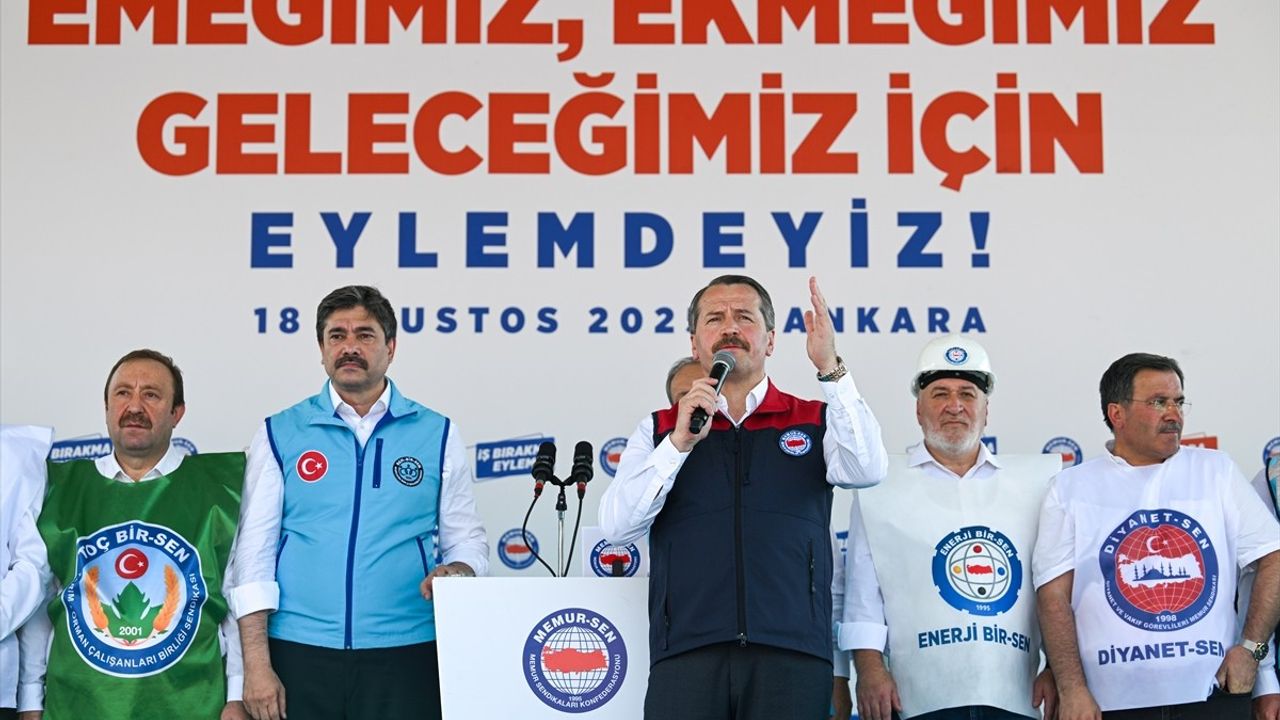 Memur sendikaları Ankara'da miting düzenledi: Memur-Sen taleplerini Hazine ve Maliye Bakanlığına iletti