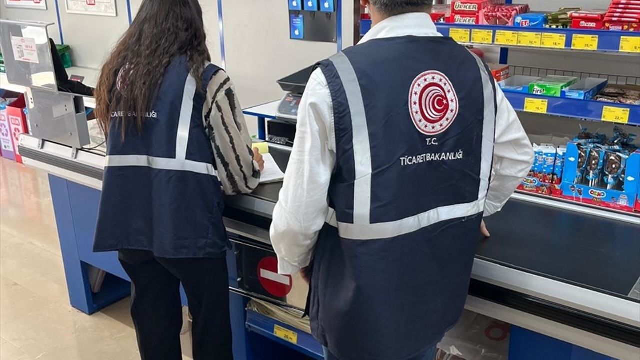 Mersin'de market, kafe ve restoranlarda fiyat, etiket ve menü denetimi