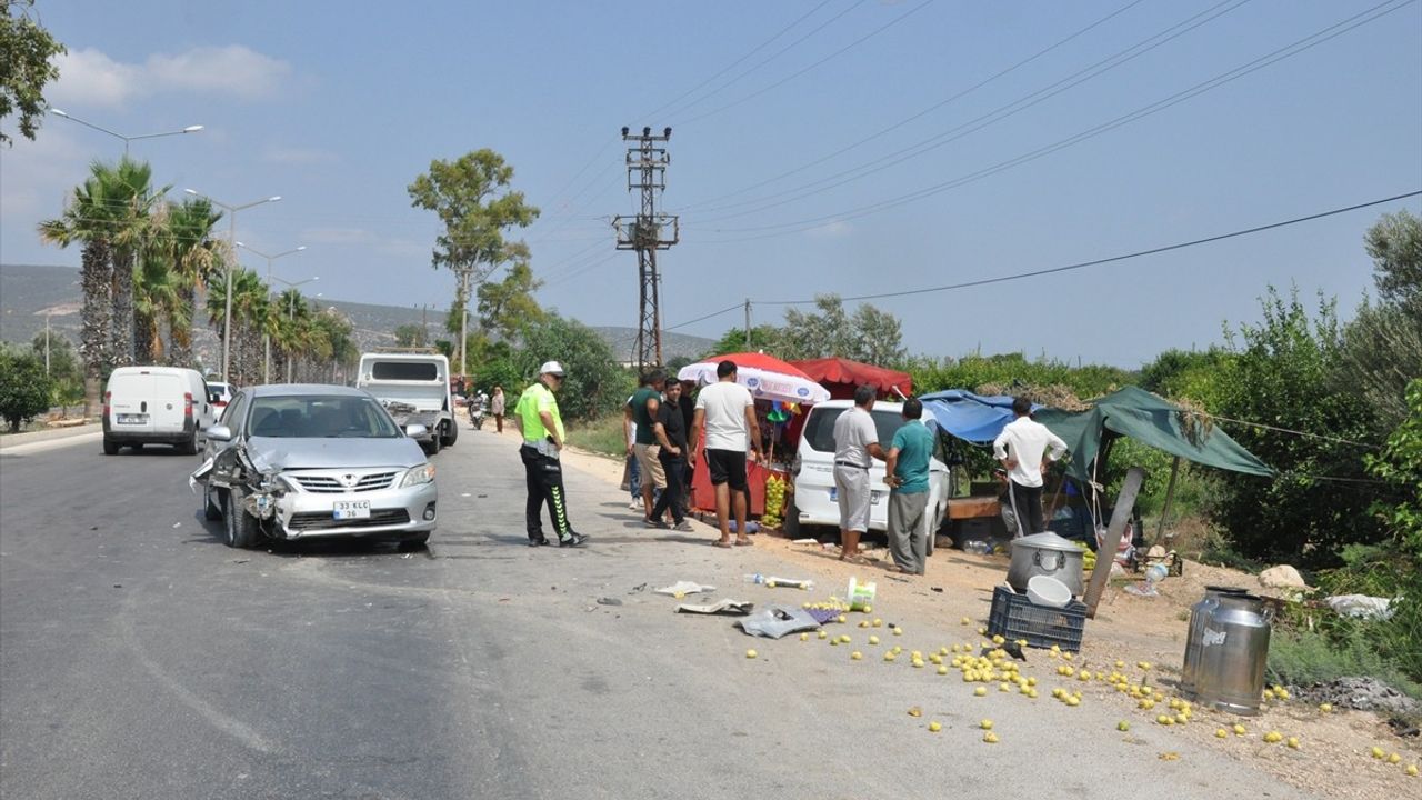 Mersin Silifke'de Park Halindeki Araca Çarpan Sürücü Kaçtı