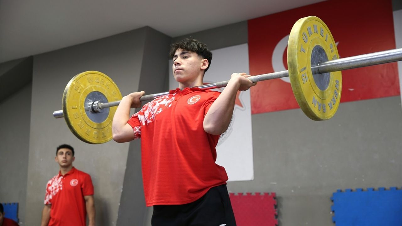 Milli Halterciler, U15 Avrupa Halter Şampiyonası'ndan 6 Madalya ile Döndü