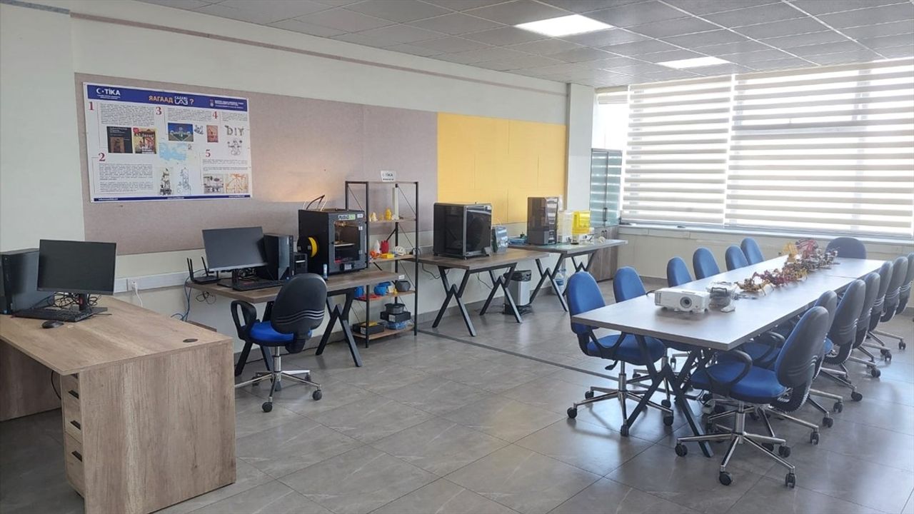 Moğolistan'da TİKA'nın Cezeri Lab'i mühendislik eğitimine başladı