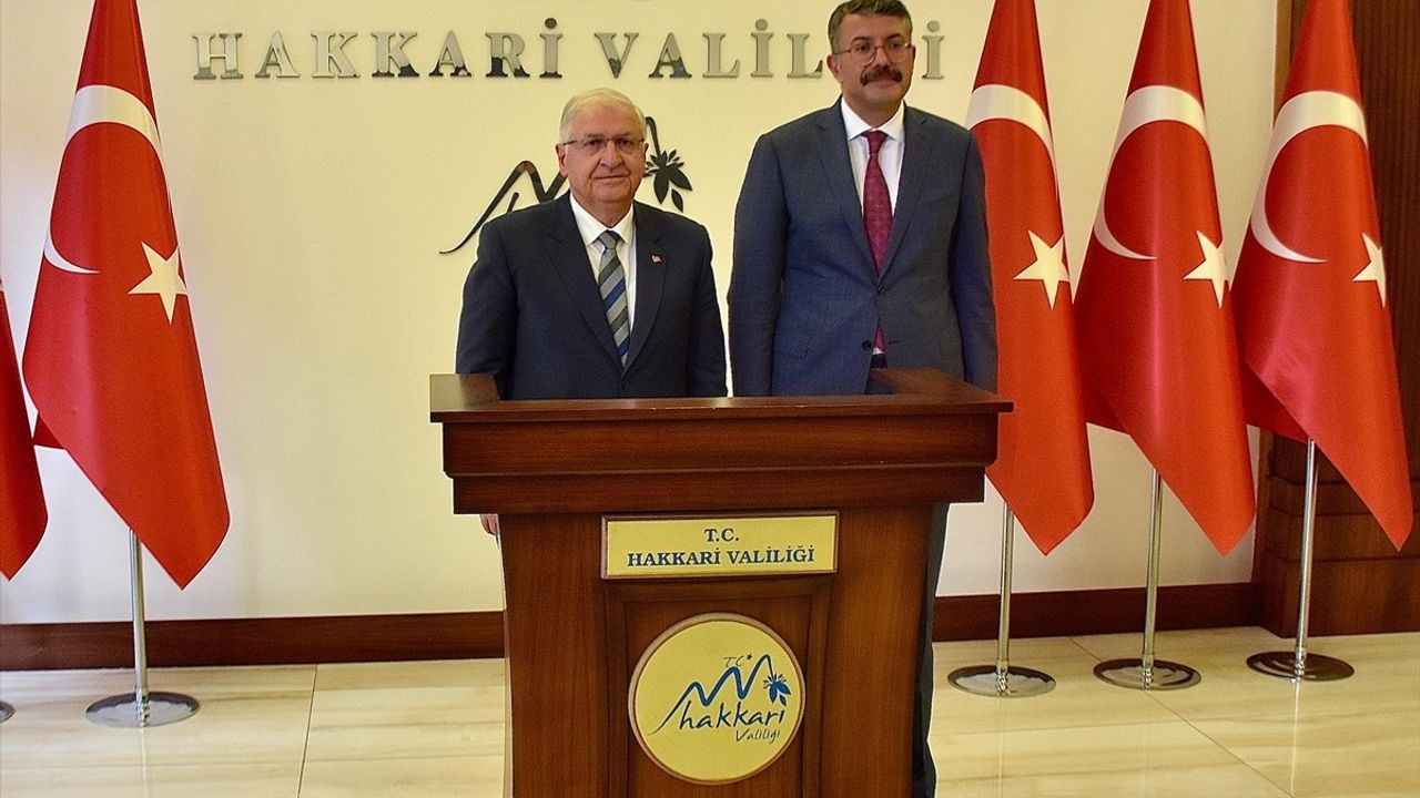 MSB Yaşar Güler: 'Terörsüz Türkiye süreci kadınların sahip çıkışıyla kalıcı olacak' — Hakkari Kadın Buluşması