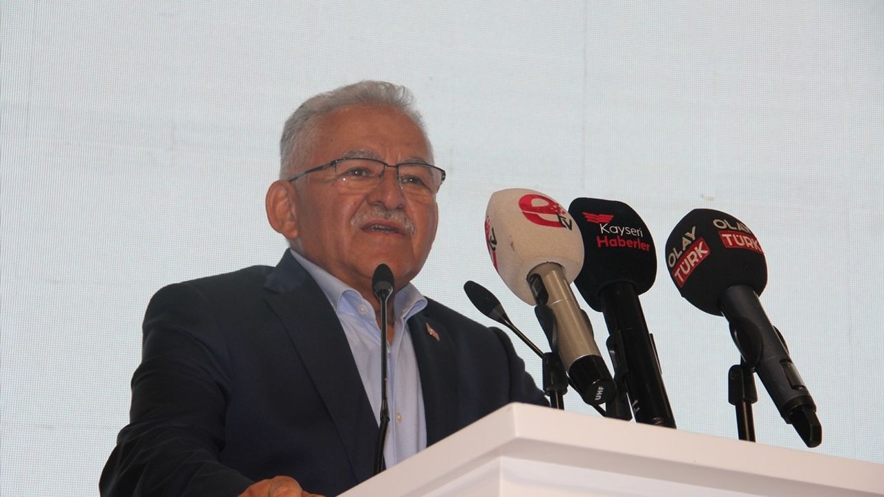 Mustafa Elitaş, Kayseri'de Millî Birlik ve Beraberlik Vurgusu Yaptı