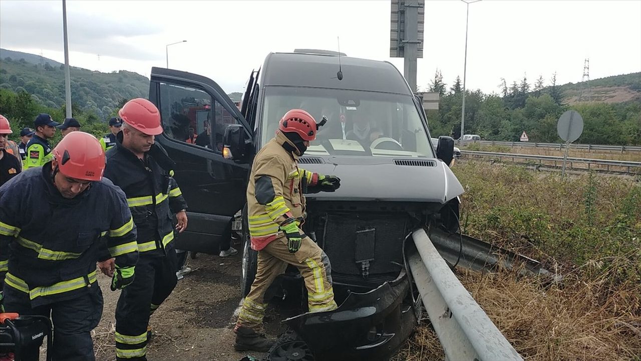 Müzisyen Çağan Şengül, Anadolu Otoyolu'nda Geçirdiği Kaza Sonucu Yaralandı