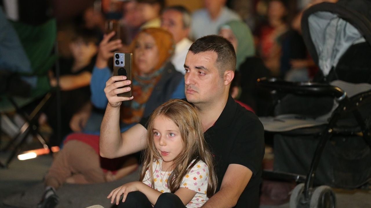 Niğde'de 'Sessiz Çığlık' belgeseli Minderli Sinema Günleri'nde gösterildi