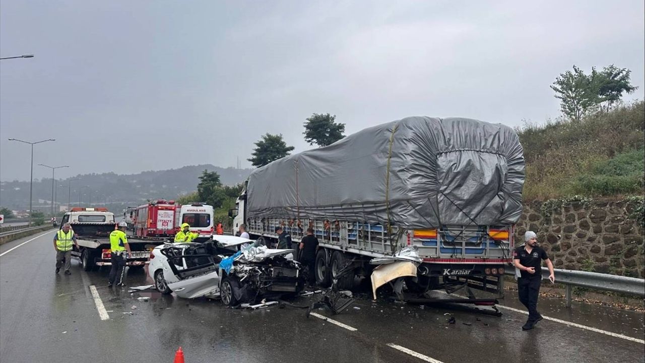 Ordu'da Trafik Kazası: 1 Ölü, 2 Yaralı