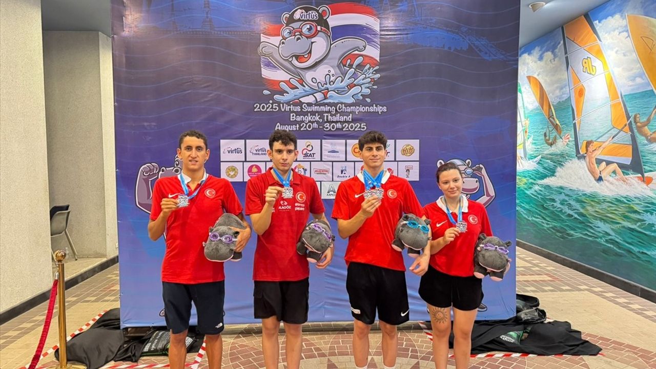 Özel Sporcular Otizm ve Mental Yüzme Takımı, Bangkok'taki Virtus Dünya Yüzme Şampiyonası'nda 11 madalya