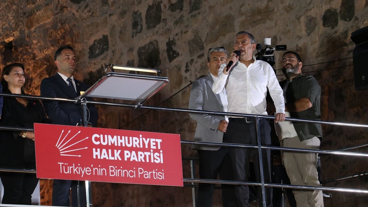 Özgür Özel: 27 AB ülkesinde 13 milyon işsiz, Türkiye'de tek başına 13,5 milyon işsiz