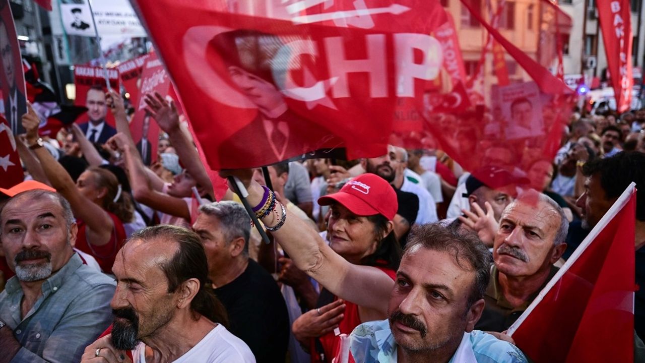 Özgür Özel Bayrampaşa mitinginde: İmamoğlu'nun tutuklanması, HSK'ye delil teslimi ve AK Parti eleştirisi