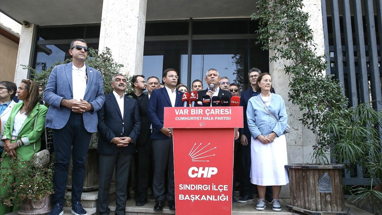 Özgür Özel: Sındırgı'nın yaralarının hızla sarılması için afet bölgesi ilanı talebi