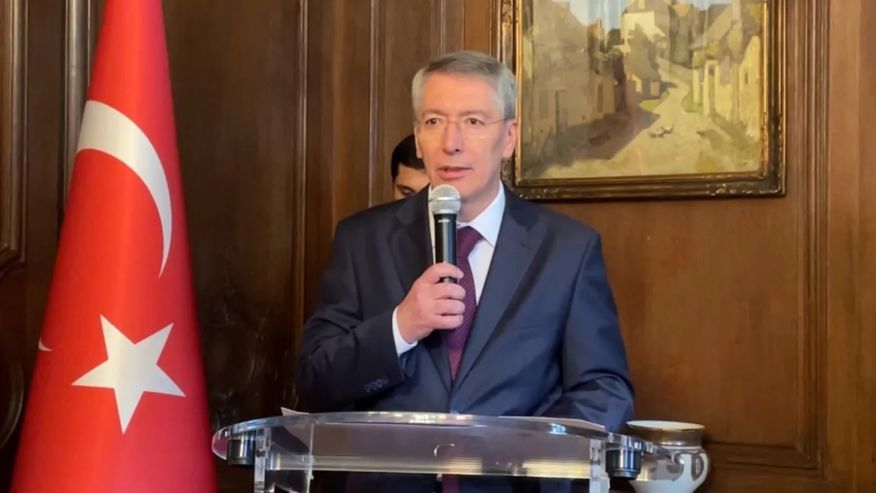Paris'te 30 Ağustos Resepsiyonu: Büyükelçi Yunus Demirer'in Ev Sahipliğinde 103. Yıl Anması