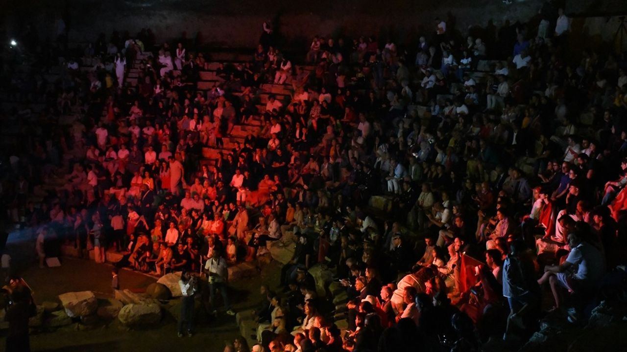 Prusias ad Hypium Antik Tiyatrosu'nda 30 Ağustos: 'Ezgilerden Bir Mozaik, Ceneviz İzlerinde Zafer Akşamı' konseri