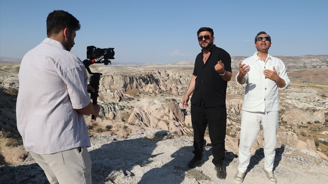 Rafet El Roman, 'Bitmedi Eziyetin' Klip Çekimi İçin Kapadokya'yı Tercih Etti