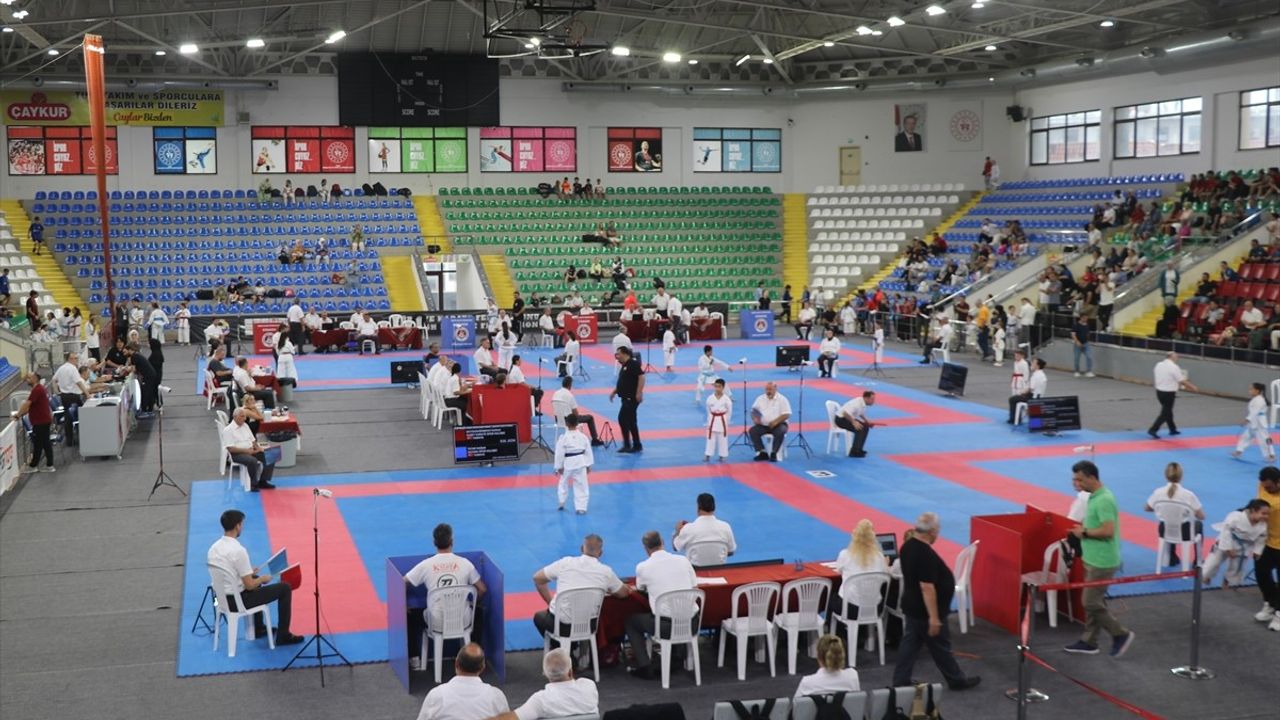 Rize'de Karadeniz ve Hazar Ülkeleri Karate Şampiyonası Başladı