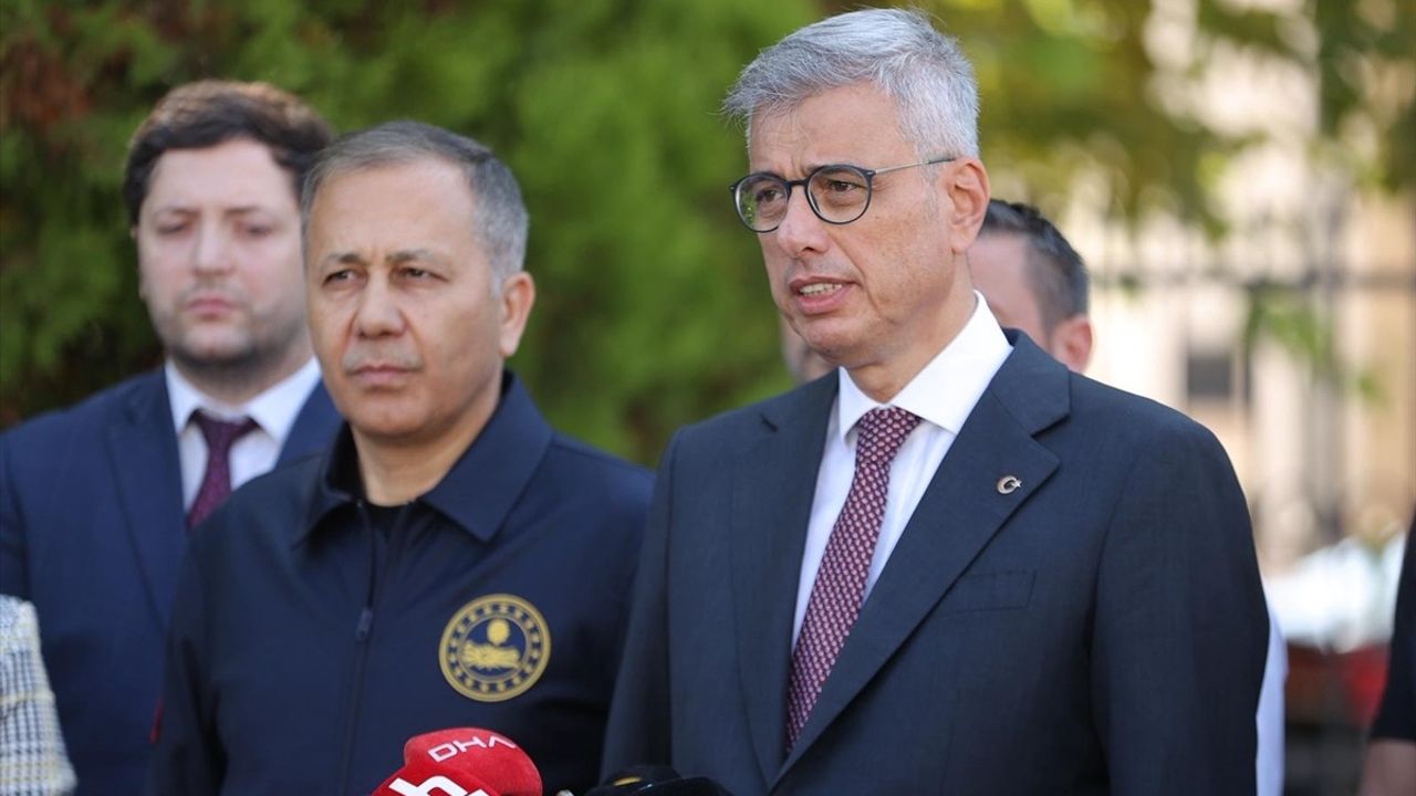 Sağlık Bakanı Memişoğlu'ndan Sındırgı Depreminin Ardından Açıklama