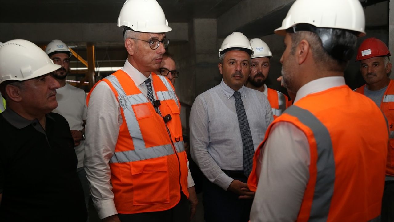 Sağlık Bakanı Memişoğlu, Rize Şehir Hastanesi İnşaatında İncelemelerde Bulundu