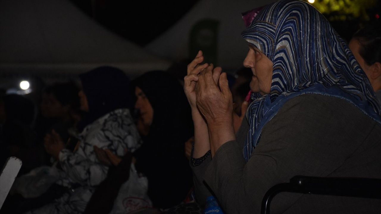 Sakarya'da 17 Ağustos 1999 Marmara Depremi şehitleri anıldı: Protokol katılımı ve afet bilinci vurgusu