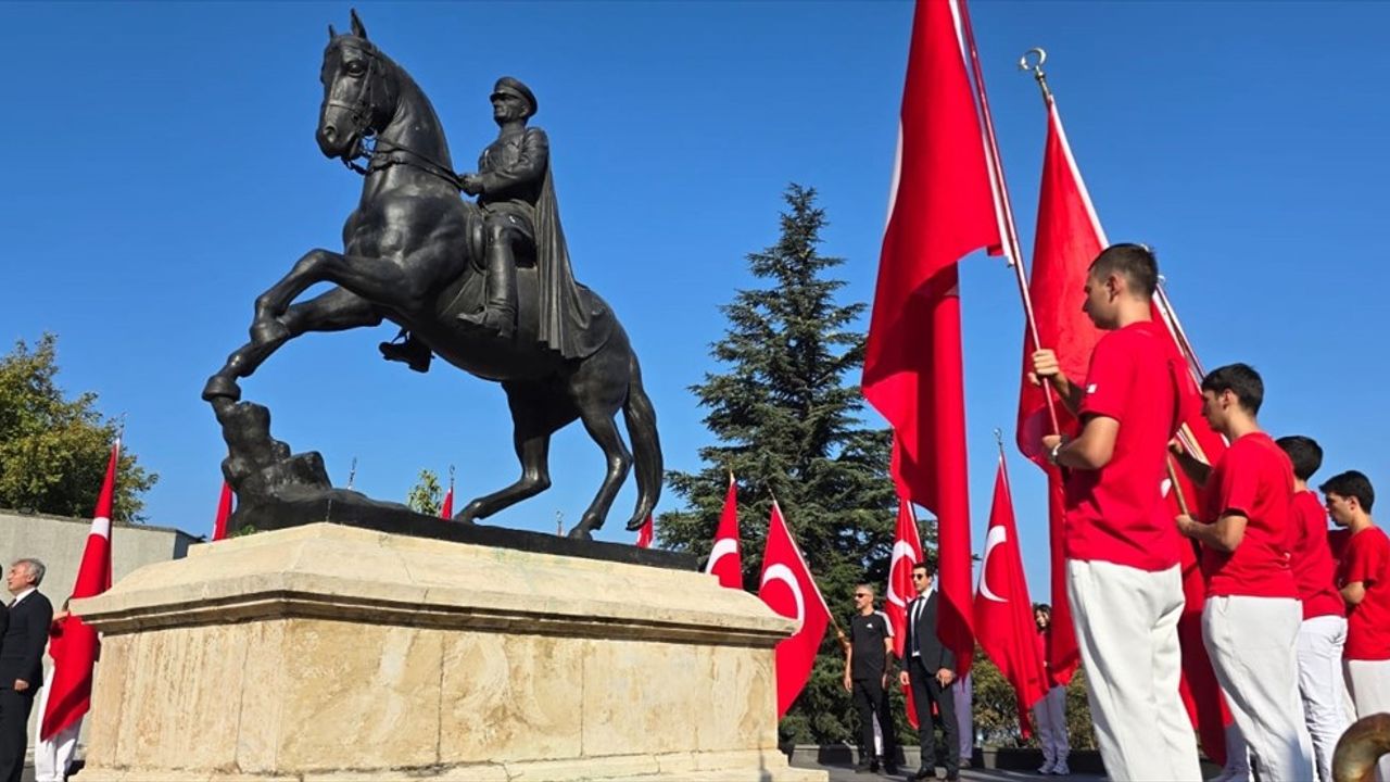 Sakarya ve çevre illerde 30 Ağustos Zafer Bayramı'nın 103. yılı kutlamaları