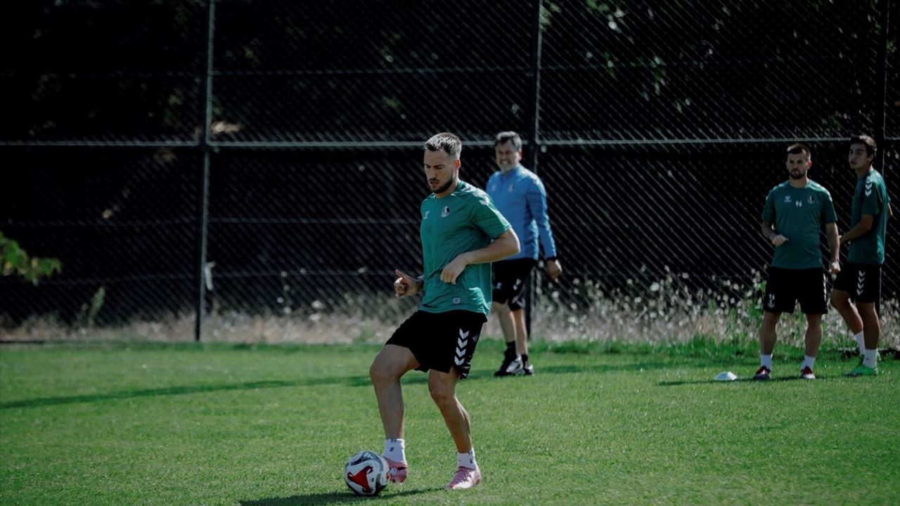 Sakaryaspor, Boluspor maçının hazırlıklarını Rüstemler Tesisleri'nde sürdürdü