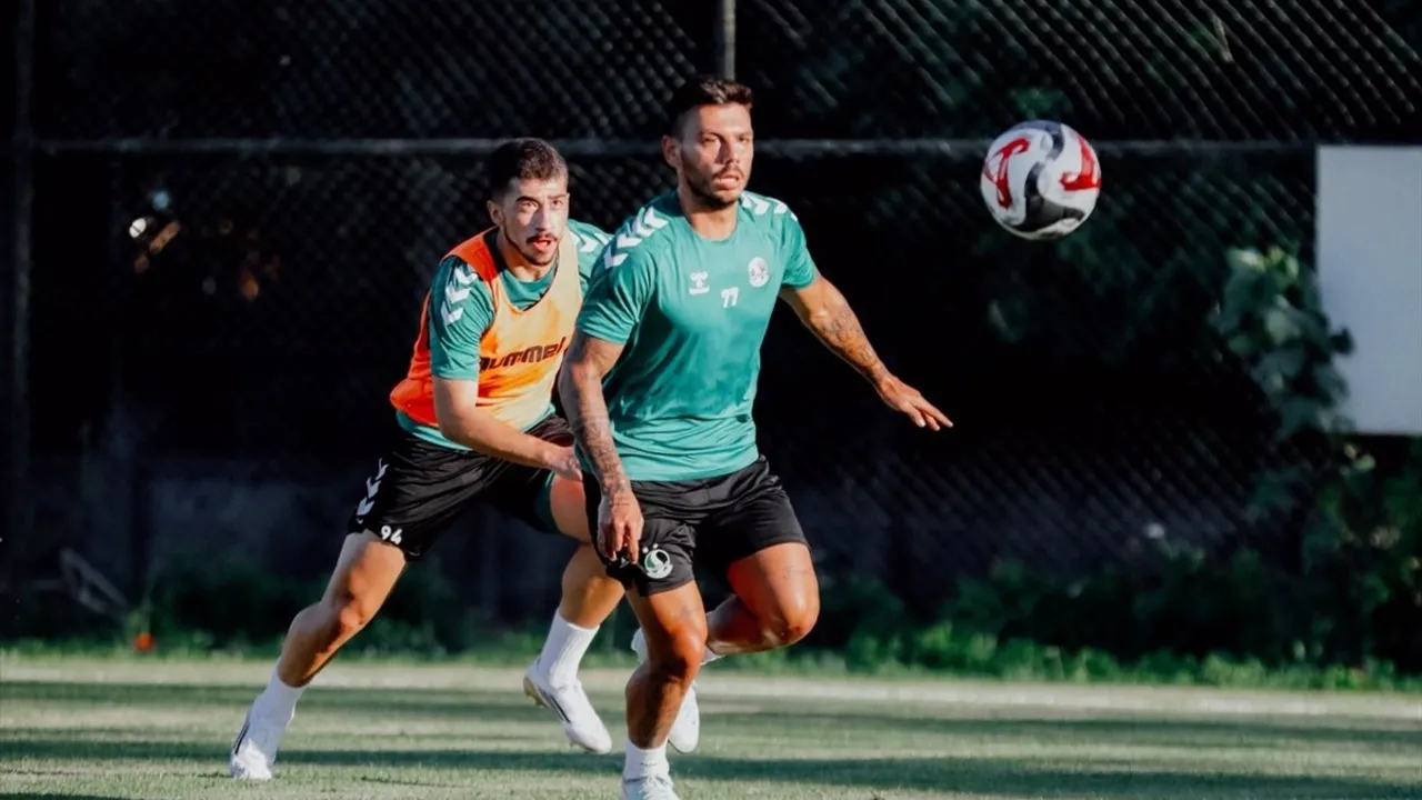 Sakaryaspor, Sipay Bodrum FK maçının hazırlıklarını Rüstemler Tesisleri'nde sürdürdü