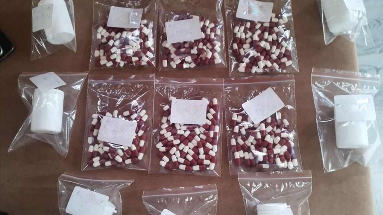 Samsun'da cips paketine gizlenmiş 492 sentetik hap ele geçirildi