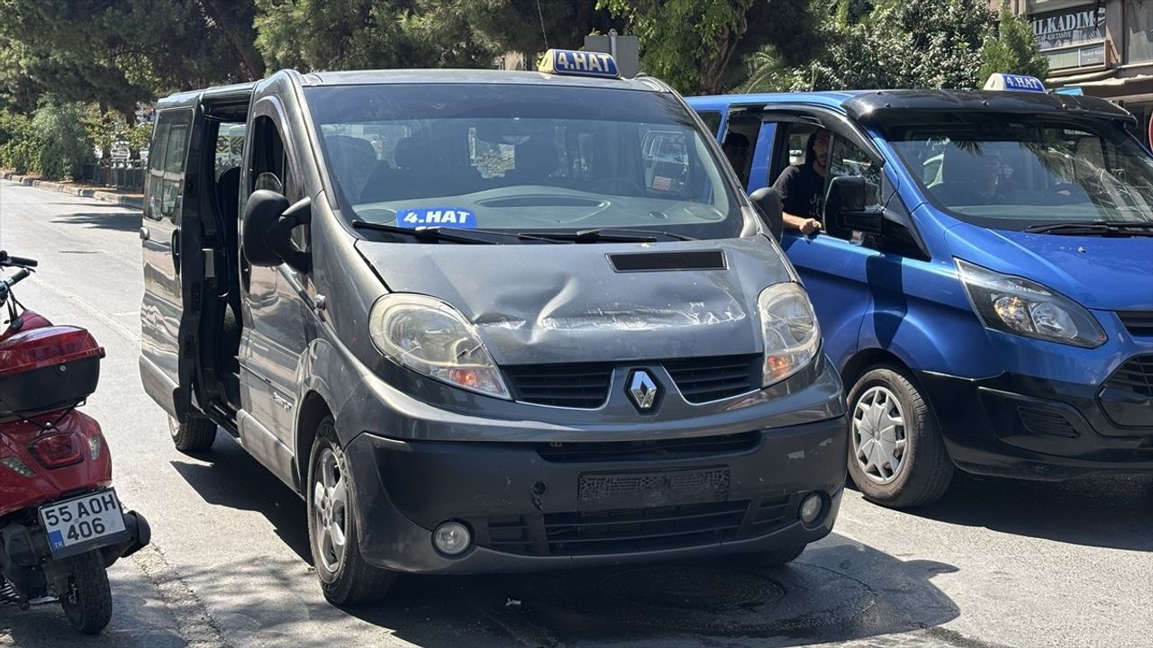 Samsun'da kamyon ile dolmuş çarpıştı: 4 kişi hafif yaralandı