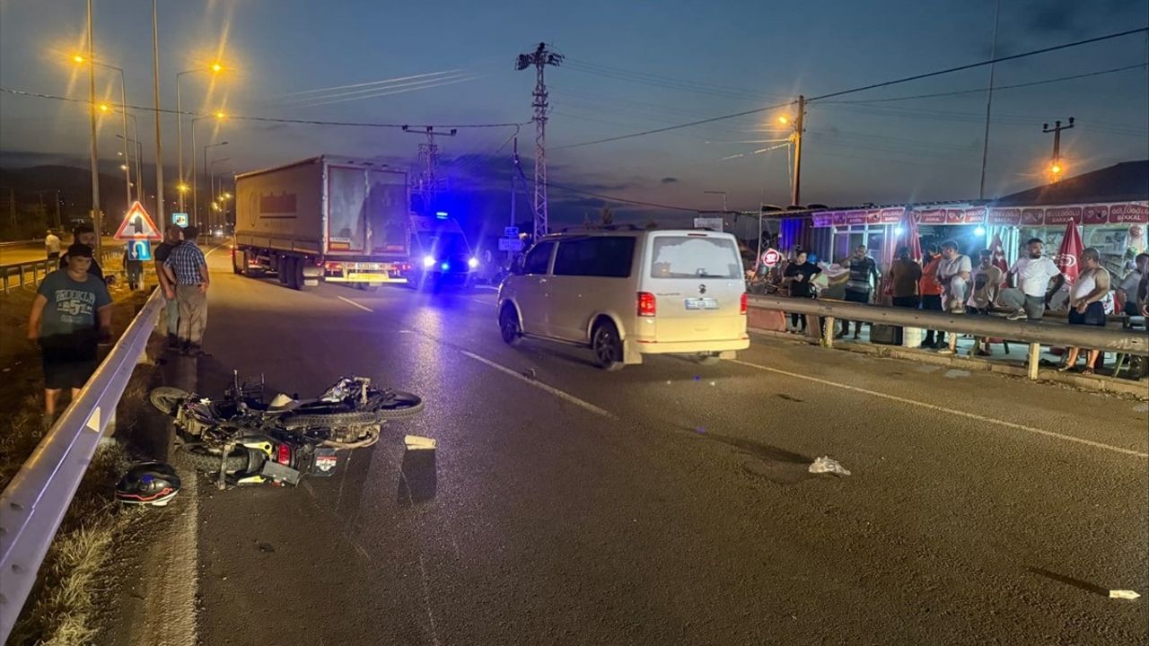 Samsun'da motosiklet ile elektrikli bisiklet çarpıştı: 2 kişi yaralandı