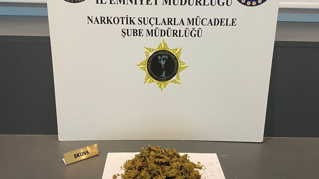 Samsun'da uyuşturucu operasyonu: 5 şüpheli gözaltına alındı, sentetik ecza ele geçirildi