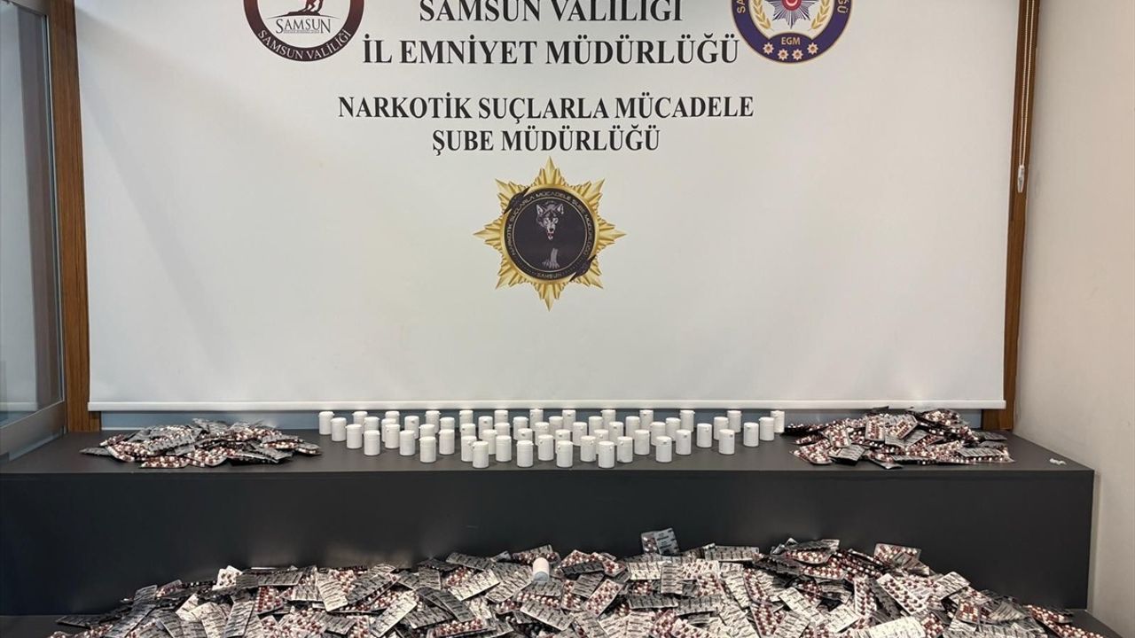 Samsun İlkadım'da valizde 24 bin 458 sentetik ecza ele geçirildi