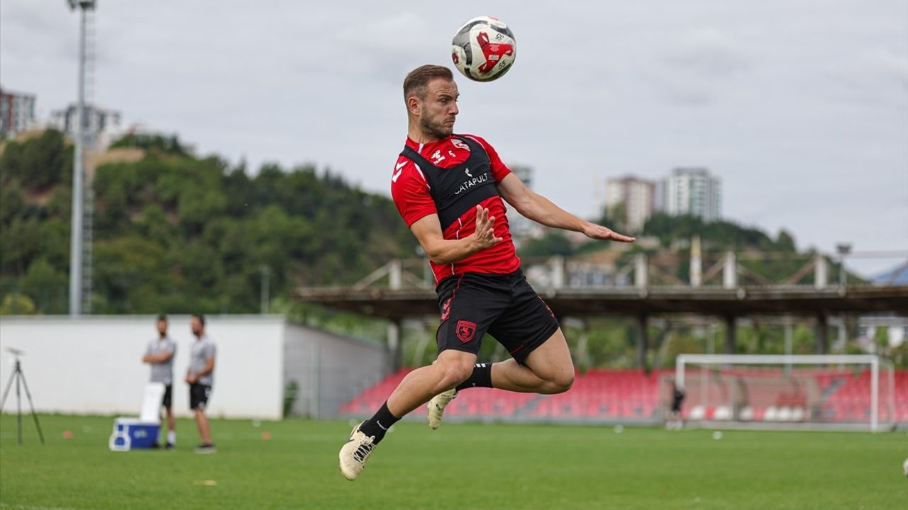 Samsunspor'da Holse ve Musaba antrenmanlara döndü, Panathinaikos maçı hazırlıkları sürüyor