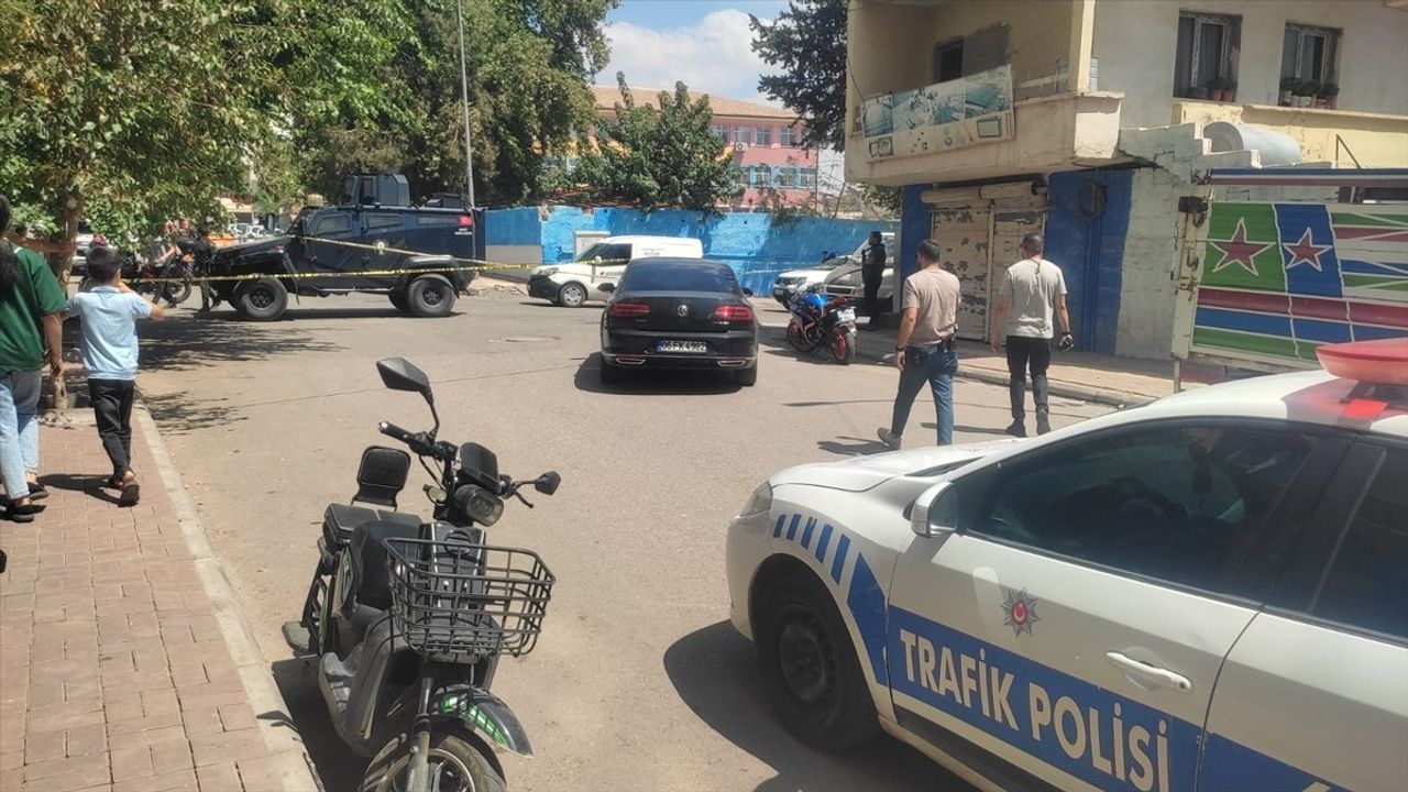 Şanlıurfa'da Akrabalar Arasında Çıkan Silahlı Kargaşada 4 Yaralı