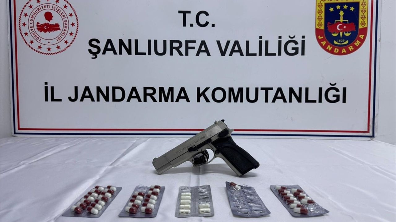 Şanlıurfa'da eş zamanlı operasyon: Uyuşturucu ve silah kaçakçılığı şüphesiyle 15 gözaltı
