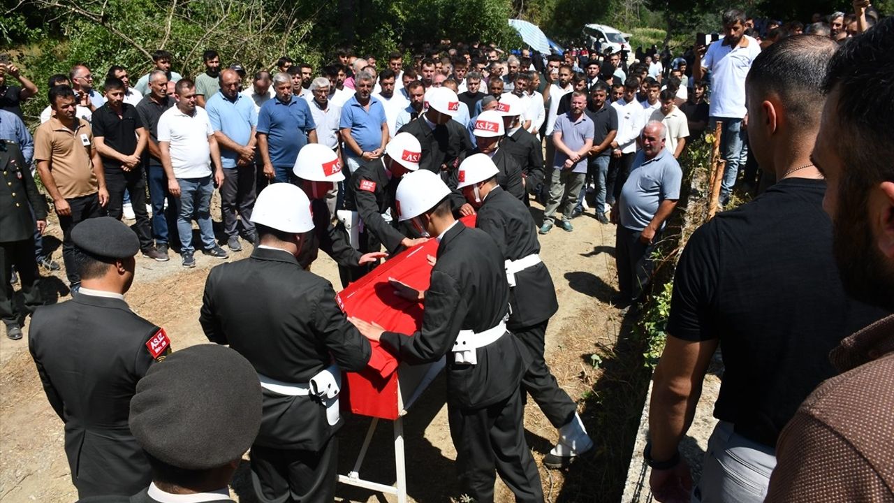 Şehit Uzman Çavuş Selami Acımaz, Samsun Vezirköprü'de toprağa verildi